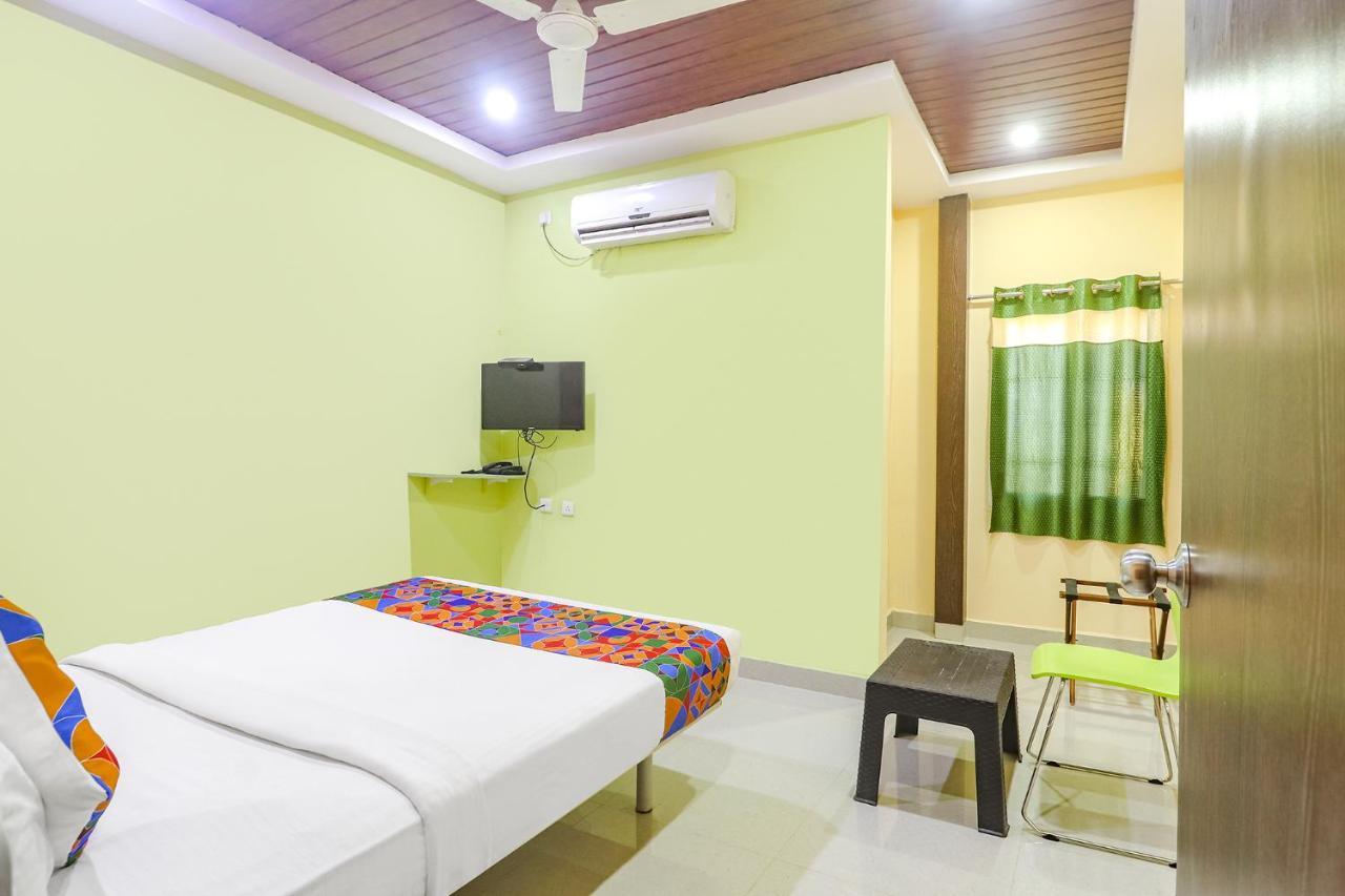 Fabexpress Airport Stay Inn - Nr Hyderabad International Airport, Shamshabad Εξωτερικό φωτογραφία