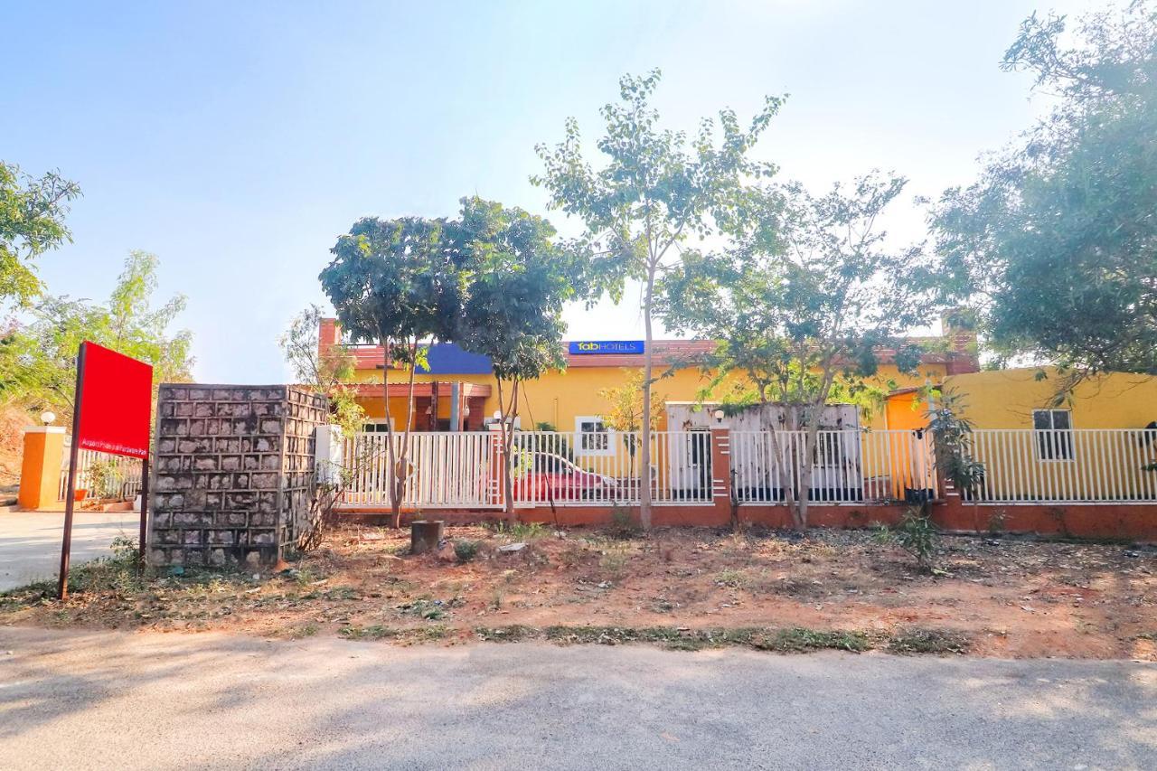 Fabexpress Airport Stay Inn - Nr Hyderabad International Airport, Shamshabad Εξωτερικό φωτογραφία